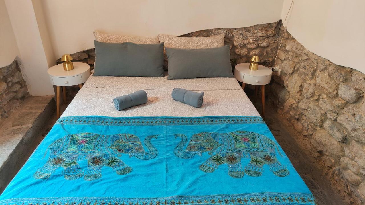 Biassa La Casa Delle Pietre Parlanti - Casa In Pietra Ai Piedi Del Parco Delle 5 Terre Bed & Breakfast エクステリア 写真