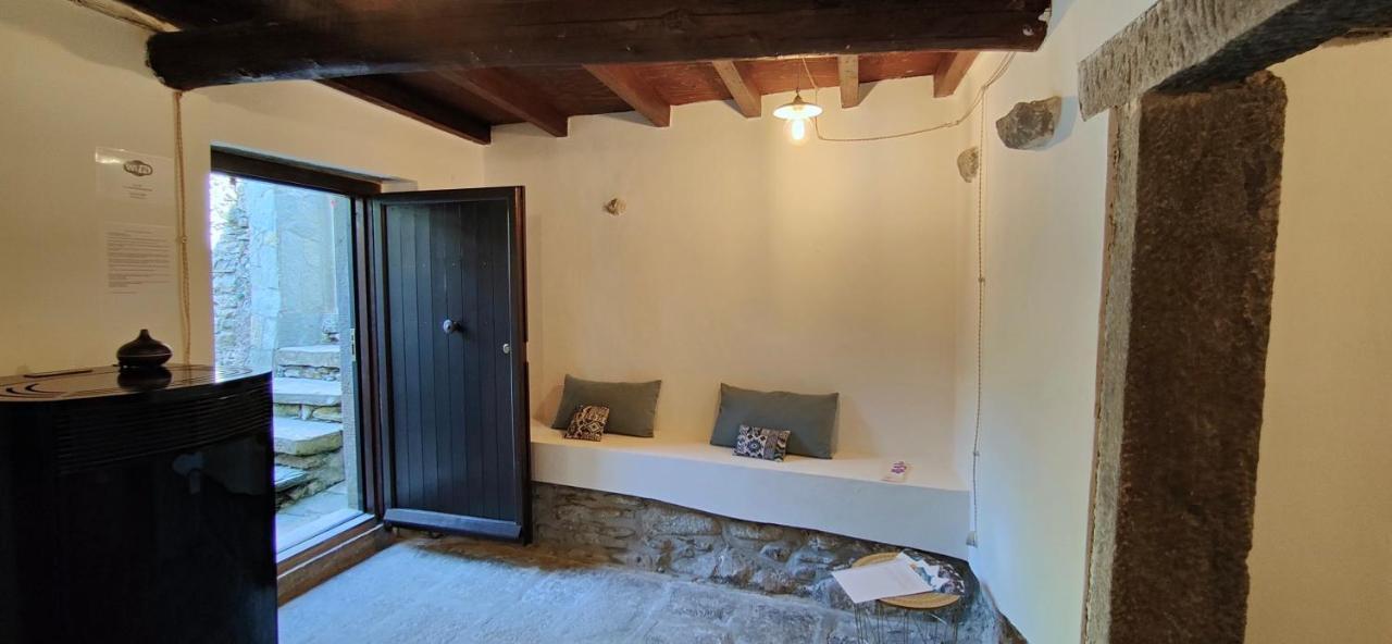 Biassa La Casa Delle Pietre Parlanti - Casa In Pietra Ai Piedi Del Parco Delle 5 Terre Bed & Breakfast エクステリア 写真