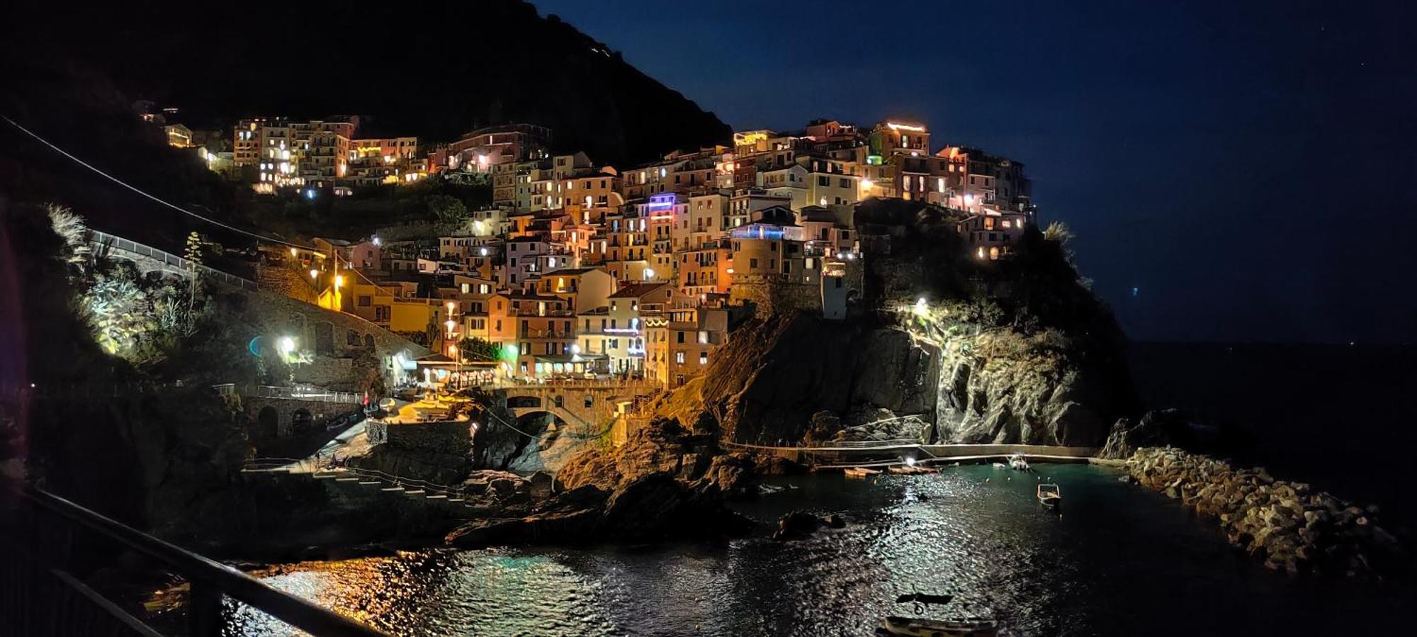 Biassa La Casa Delle Pietre Parlanti - Casa In Pietra Ai Piedi Del Parco Delle 5 Terre Bed & Breakfast エクステリア 写真