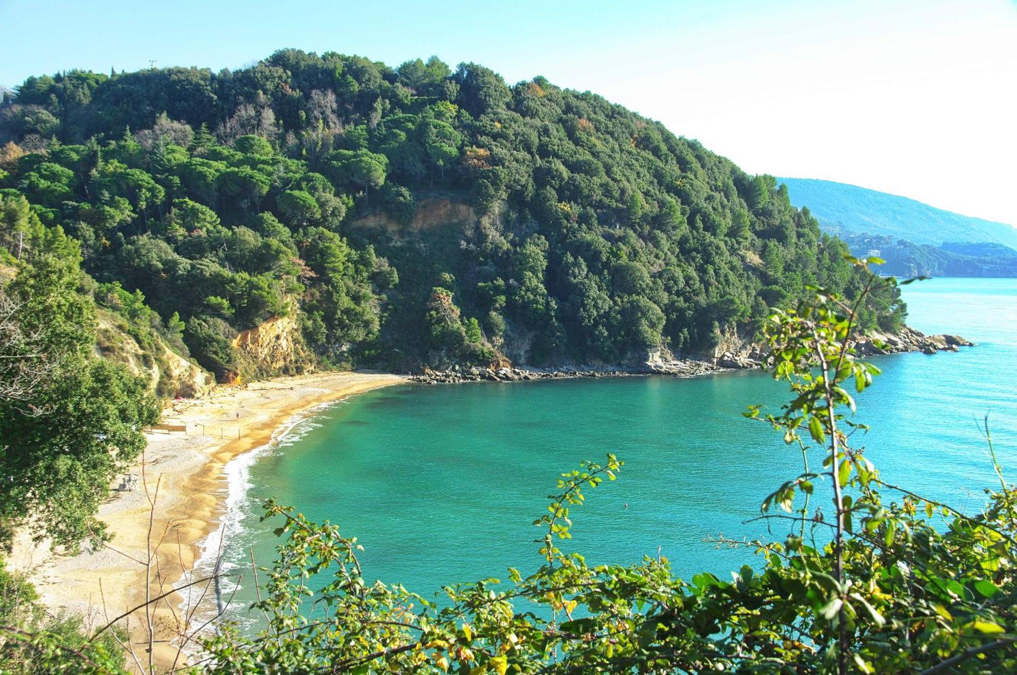 Biassa La Casa Delle Pietre Parlanti - Casa In Pietra Ai Piedi Del Parco Delle 5 Terre Bed & Breakfast エクステリア 写真
