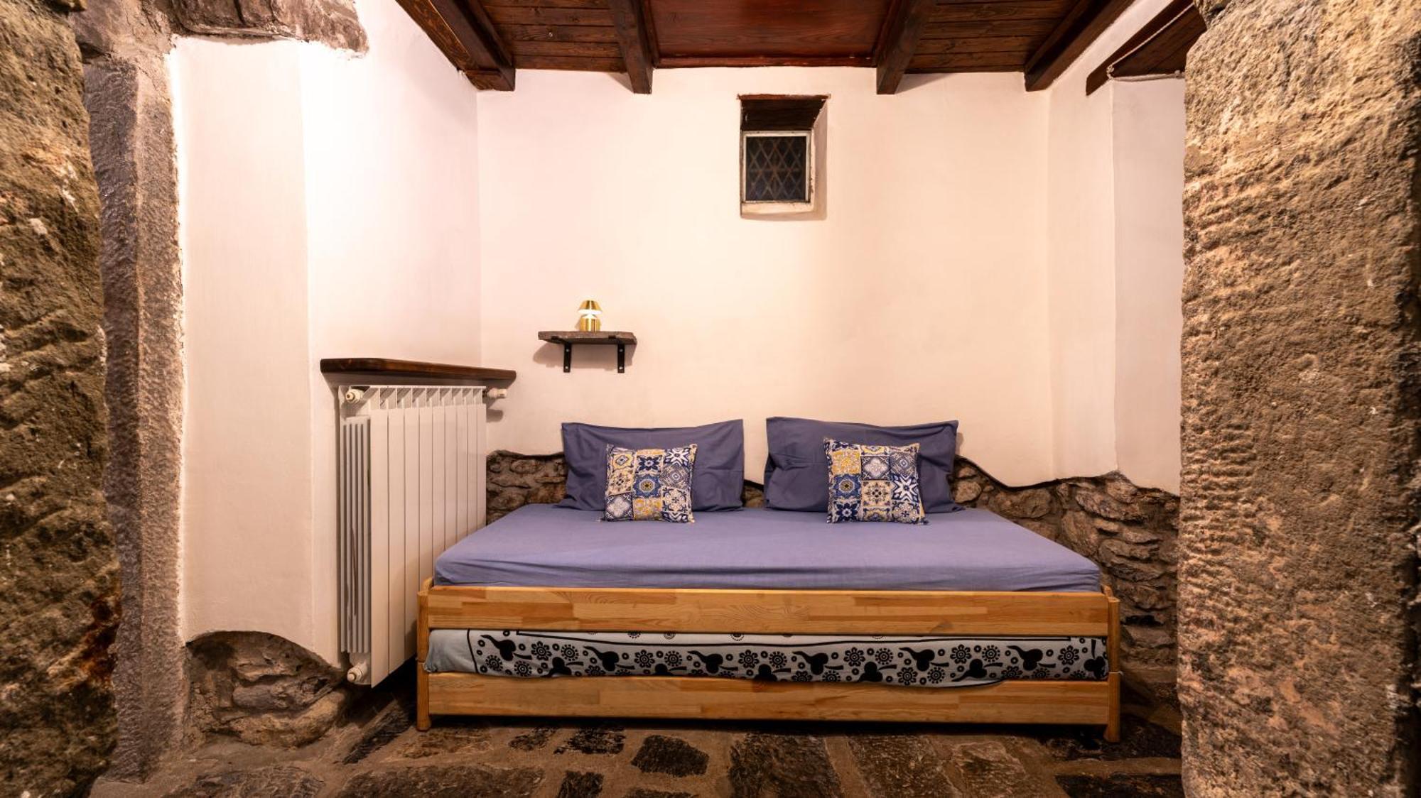 Biassa La Casa Delle Pietre Parlanti - Casa In Pietra Ai Piedi Del Parco Delle 5 Terre Bed & Breakfast エクステリア 写真