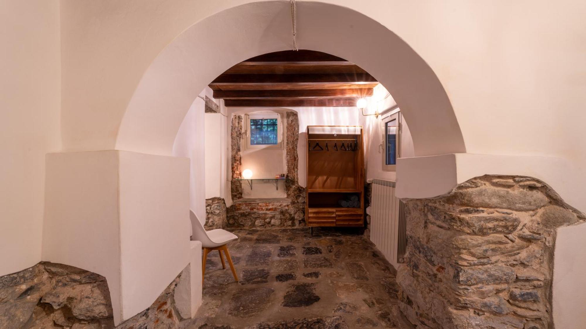 Biassa La Casa Delle Pietre Parlanti - Casa In Pietra Ai Piedi Del Parco Delle 5 Terre Bed & Breakfast エクステリア 写真